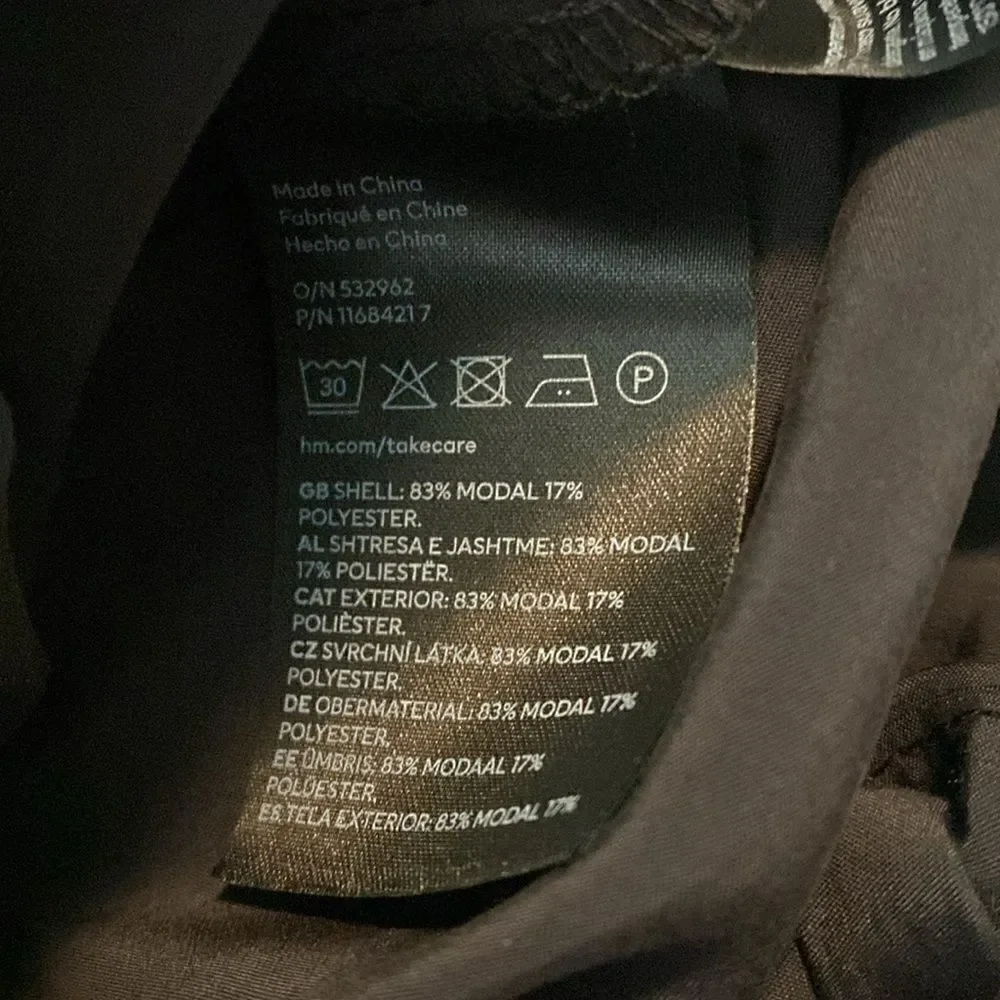 New Divided H&M Crop Top